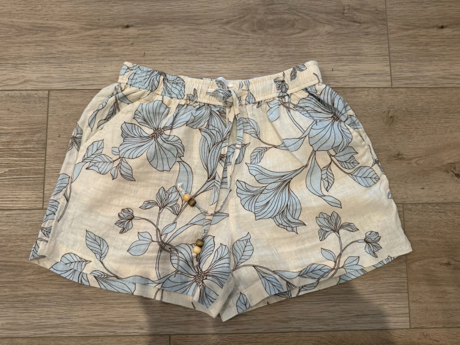Cynthia Rowley Womens 100% Linen Floral Leaf Print Shorts Size Small Pockets