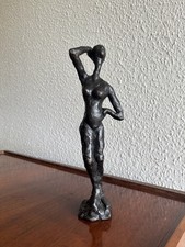 Bronze-Skulptur &bdquo;Weiblicher Akt&ldquo; &ndash; R. de Graaff (Niederlande, 20. Jh.)