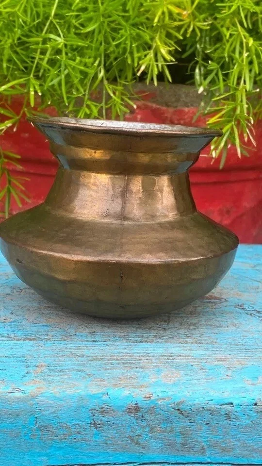 Antique Old Hand Forged Indian Bronze Made Water Pot Beautiful Barmeri ShapedAnt - Image 2 of 4