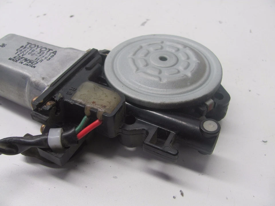 Motor regulador ventana pasajero trasero derecho Toyota 4Runner 1996-2002 OEM KM60421 Foto 4 de 4