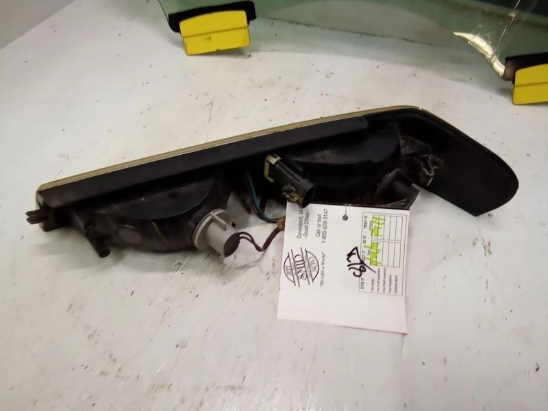 Luz de giro de lámpara de estacionamiento/esquina de pasajero para cañón 04-12 384243 Foto 3 de 4