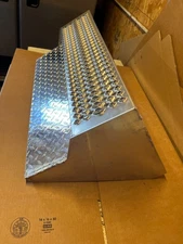 Peterbilt Battery Box Cover --- Aluminum Step