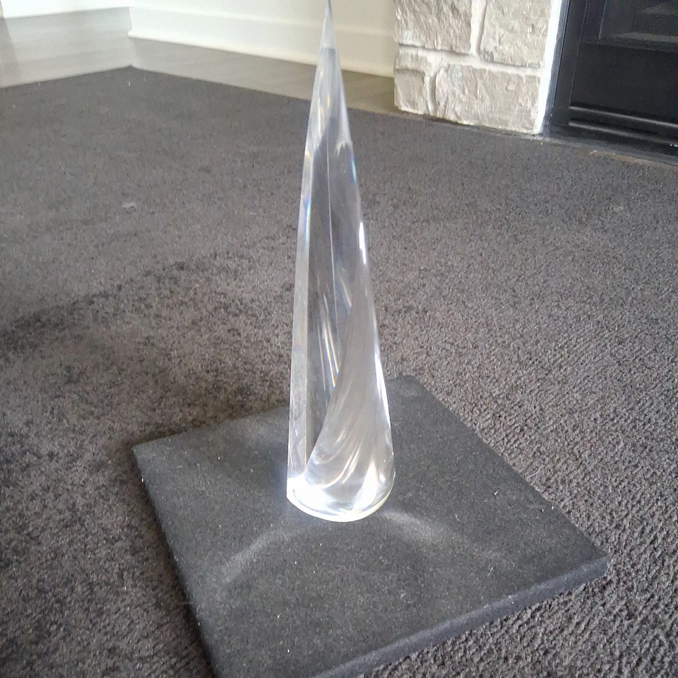 Escultura de cristal en forma de corazón con base de tierra 10,5 x 5 x 3 pulgadas Foto 2 de 4