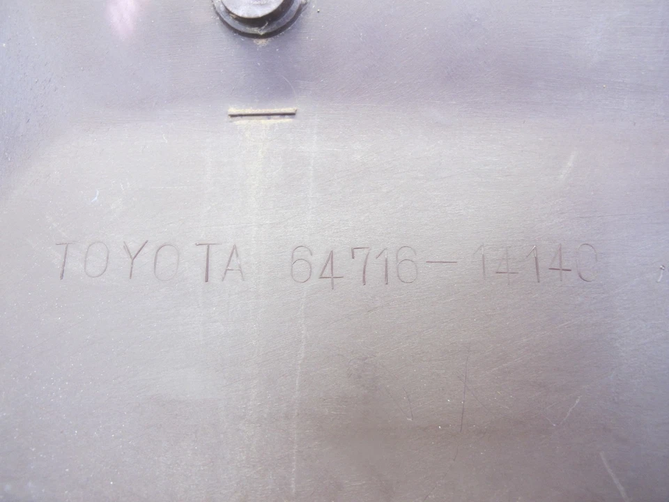 86-92 TOYOTA SUPRA MA70L MK3 MALETERO TRASERO ESCOTILLA EMBELLECEDOR CENTRAL CUBIERTA PANEL GRANATE OEM Foto 3 de 4