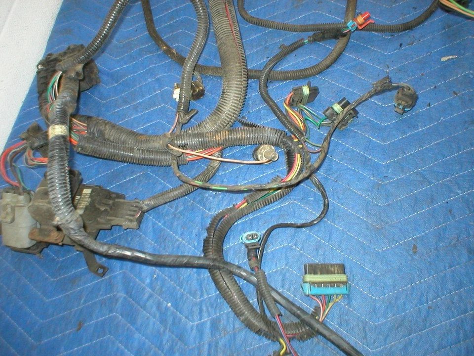 91 92 Firebird TBI 1990 CUERPO DEL ACELERADOR INJ 5.0 5.7 debajo del capó arnés piezas Foto 4 de 4