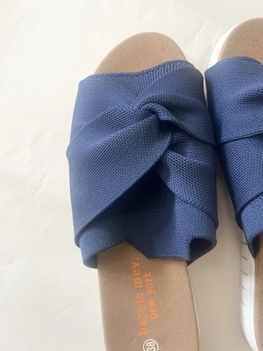 Sandalias Bernie Mev Freesia con lazo azul marino deslizable talla 38 suela vegana cómoda 7,5 8 - Imagen 3 de 7