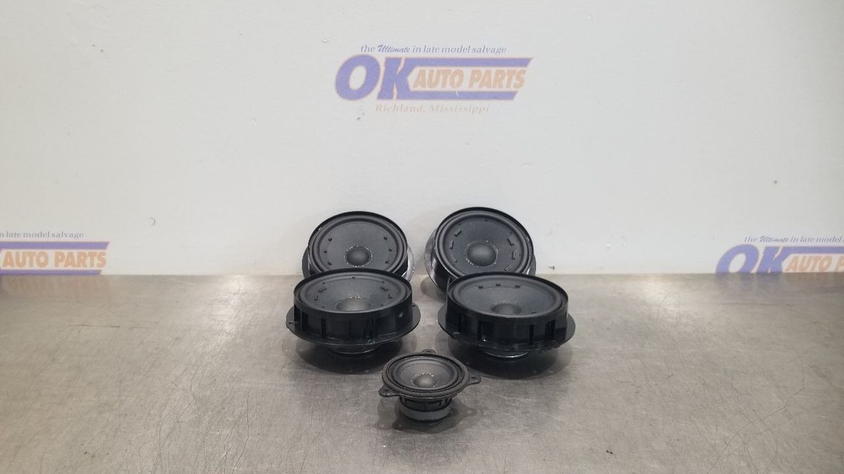 新品未開封　harman/ kardon 24 VOLKSWAGEN GOLF R MK8 HARMAN KARDON DOOR SPEAKER SET FRONT AND