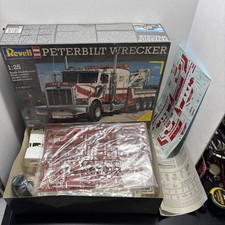 Revell Peterbilt Wrecker 1:25 Model Kit New Open Box Factory Sealed Parts