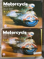 Lotto di (2) giocattoli moto vintage in latta carica MS702 nuovi con scatola testati