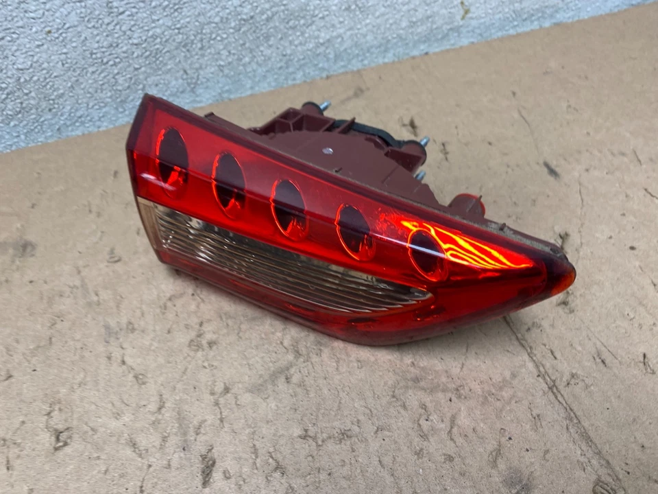 Luz trasera interior izquierda para conductor izquierdo Infiniti FX35 FX50 QX70 2009-2017 OEM S4220 DW Foto 3 de 4