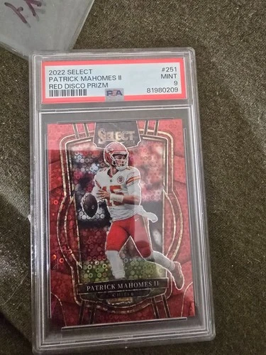 2022 Select Patrick Mahomes II Red Disco Prizm PSA 9 47/49