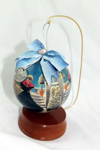 1998 Holiday Christmas Barbie Decoupage Ornament with Wooden Stand NEW - Picture 2 of 5