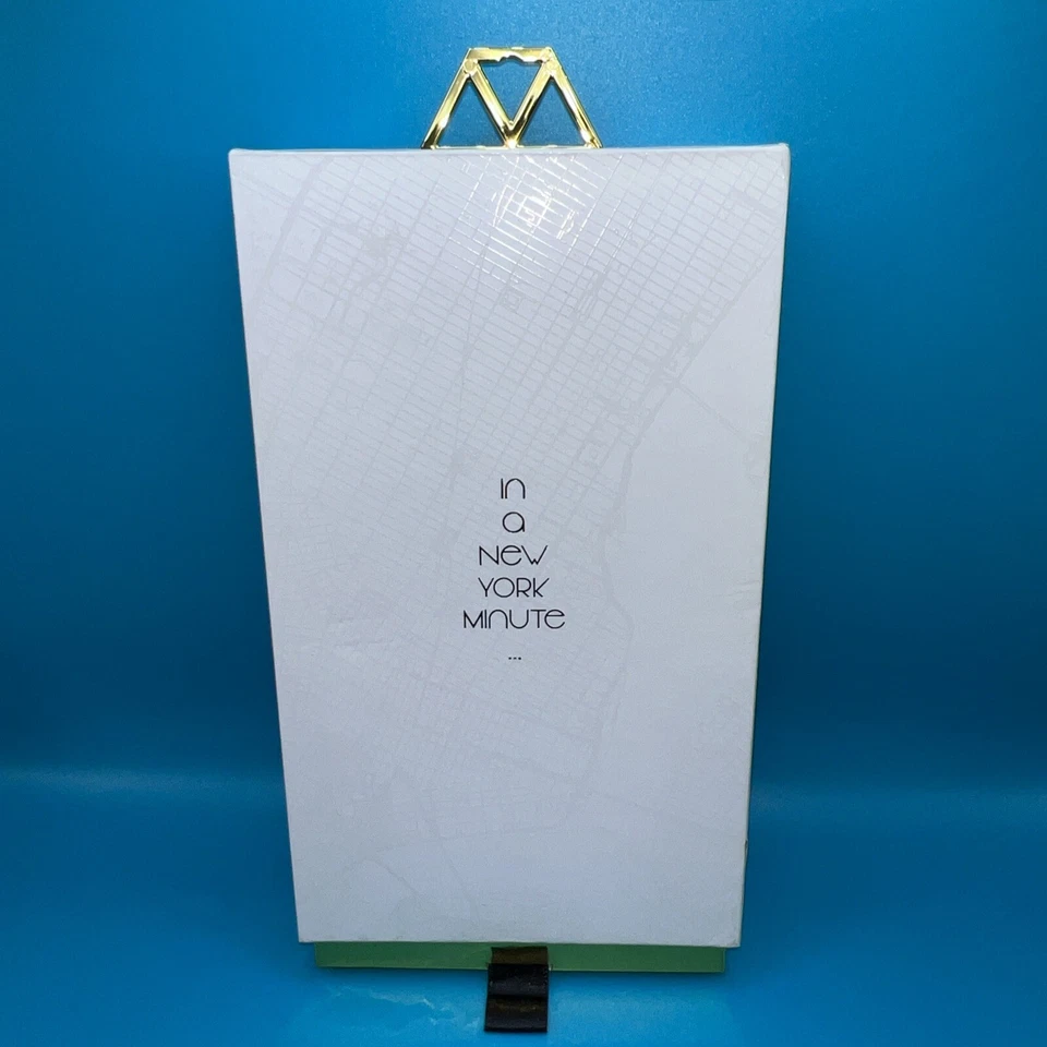 54th & Madison | Funda de teléfono iPhone 8 rosa magenta verde azulado sirena lentejuelas femenina Foto 3 de 3