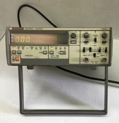 ADVANTEST Universal Counter TR5821 (B303)