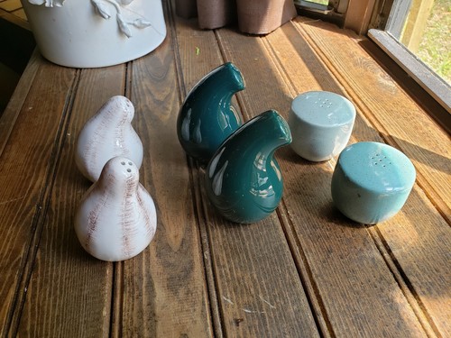 Choose (1) Set of Vernon Kilns California Salt/Pepper Shakers_Barkwood 2 Availbl - Picture 3 of 10