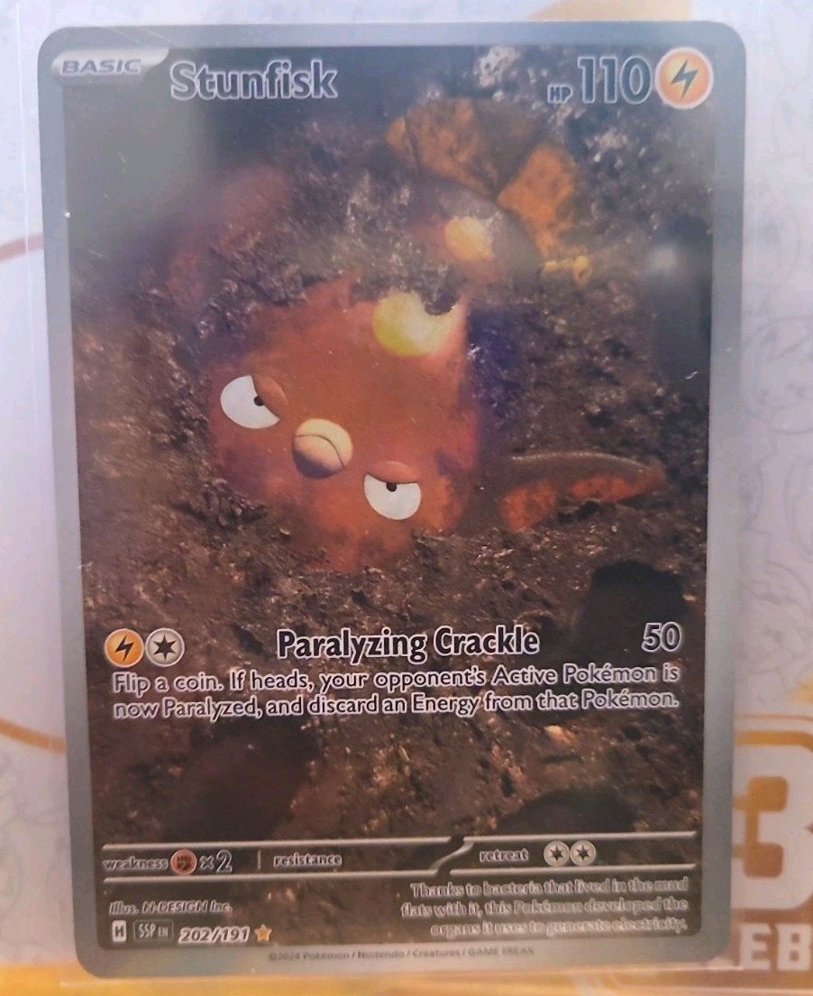Stunfisk 202/191 Sv08: Surging Sparks Holo