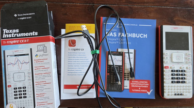 Texas Instruments TI-Nspire CX II-T Grafikrechner Python LCD mit Zubehör