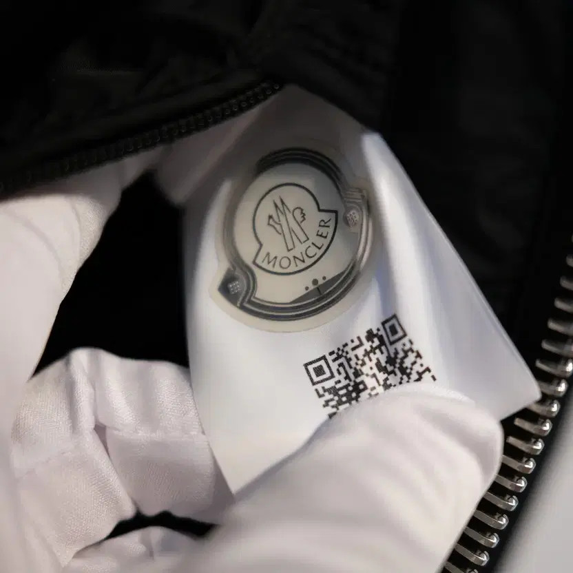 Moncler Amiio Men's Coat, Size 3, Excellent Condition thumbnail 3