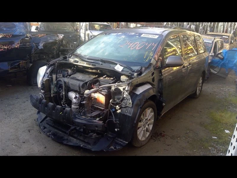 11 MANIJA PUERTA INTERIOR DERECHA PASAJERO TRASERO TOYOTA SIENNA Foto 4 de 4