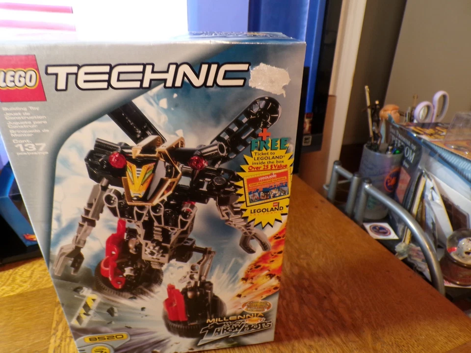 LEGO 8520 TECHNIC THROW BOTS [LOWEST ON eBay] BRAND NEW SEALED FREE SHIPPING!! - Image 2 of 4