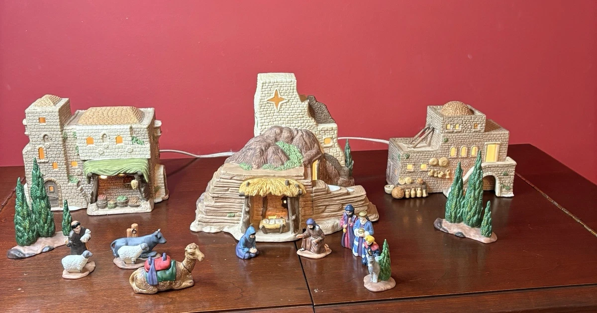Department 56 Heritage Village Collectible Villages & Houses for