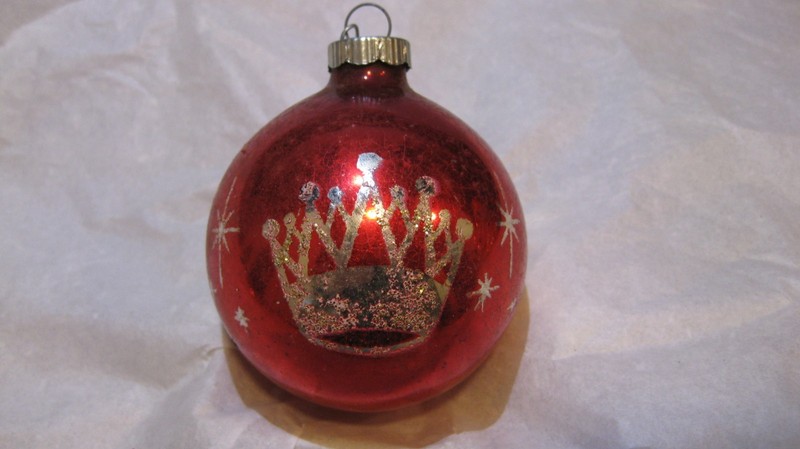 Vintage Christmas Shiny Brite King's Crown Glass Stencil Ornament Red
