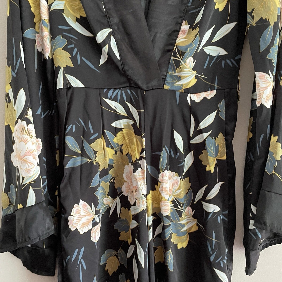 Fashion Nova Wmn XS Floral Satin Kimono Sleeve Wide Leg