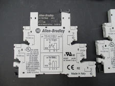 ALLEN BRADLEY 700-HLS1*U1 DIN RAIL TERMINAL BLOCK RELAY 700-TBS60 110-125V COIL