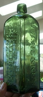VTG YELLOW GREEN J. H. HENKES SCHIEDAM SCHNAPPS AROMATICO GIN / LIQUOR BOTTLE