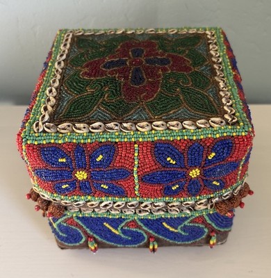 SUMATRA WEDDING BASKET BOX INDONESIA TROUSSEAU DOWRY FLORAL BEADED SHELL VINTAGE