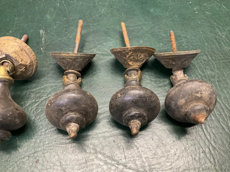 批量 20 + 维多利亚式 Eastlake 乌木和黄铜撕裂抽屉拉手 ~ 救援 — 第 4/4 张图片