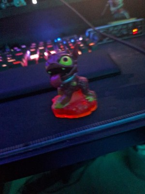 Skylanders Giants Hot Dog (Schwanz fehlt)