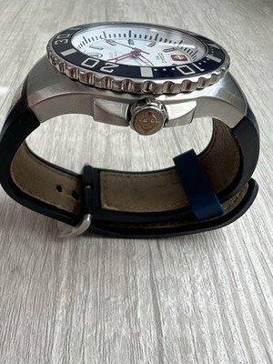 帯革　5号　白色（反射タイプ）　負革付き Zodiac V-Wolf Diver ZO2408 Swiss Quartz - White Dial / Blue Bezel