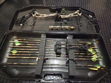 Bear Realtree Compound Bow Right Hand Archery Hunting