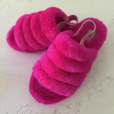 UGG Fluff Yeah Slippers Women's 6 Big Kid Neon Pink Open Toe Comfortable Warm