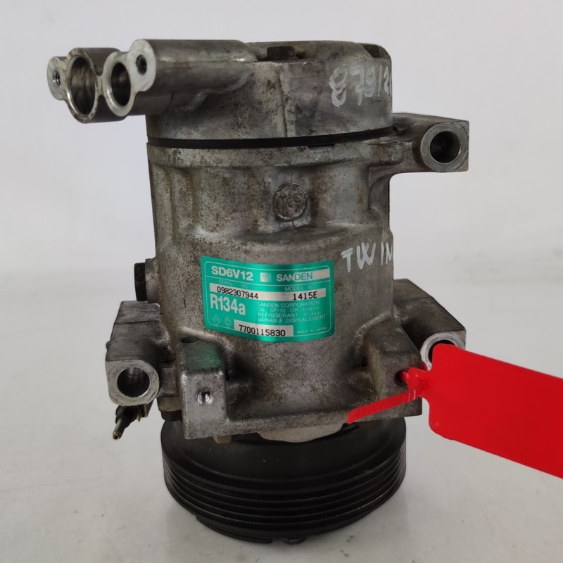 7700106069 Compressore a/c RENAULT CLIO 2a Serie 1.2 RT Ber. 3p/b/1149cc.