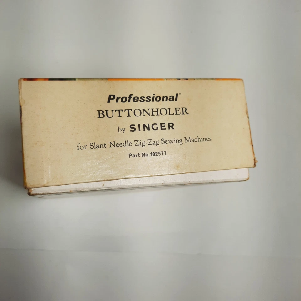 VINTAGE SINGER PROFESSIONAL BUTTONHOLER WITH MANUAL Templates #102557 - Image 3 of 4