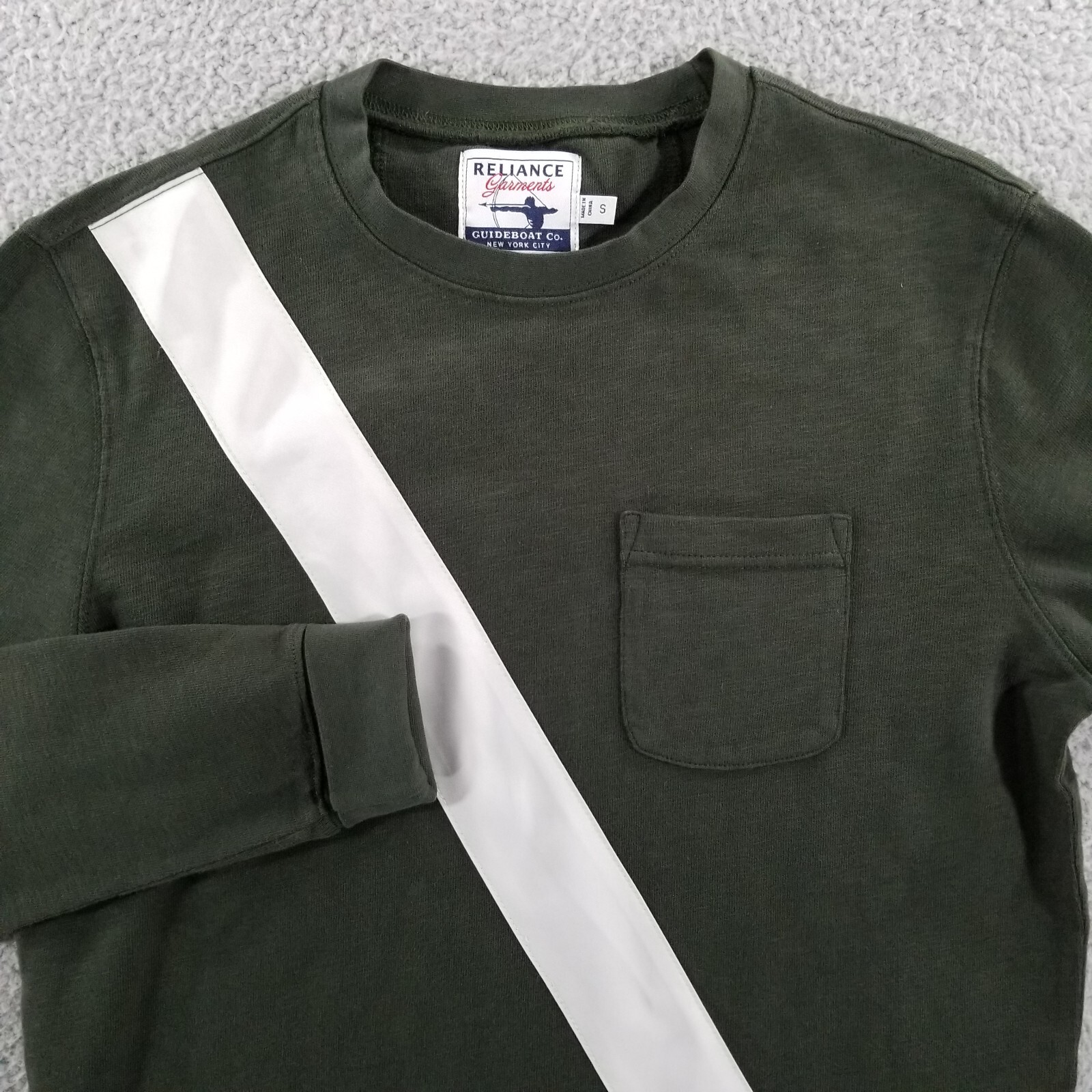 FILA Guideboat Co Canottaggio Crew T Shirt Uomo Piccola Verde Foresta Affidabilità Indumenti Slub