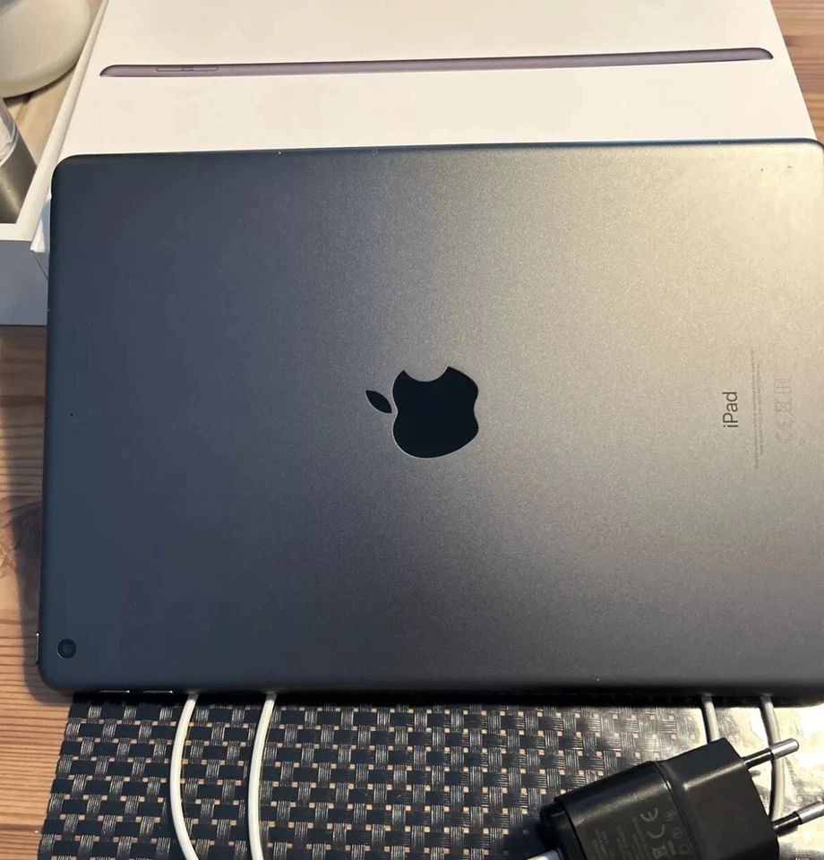 Apple iPad 7. Gen. 32GB, WLAN , 25,91 cm (10,2 Zoll Space Grau OVP Super Zustand - Bild 4 von 4