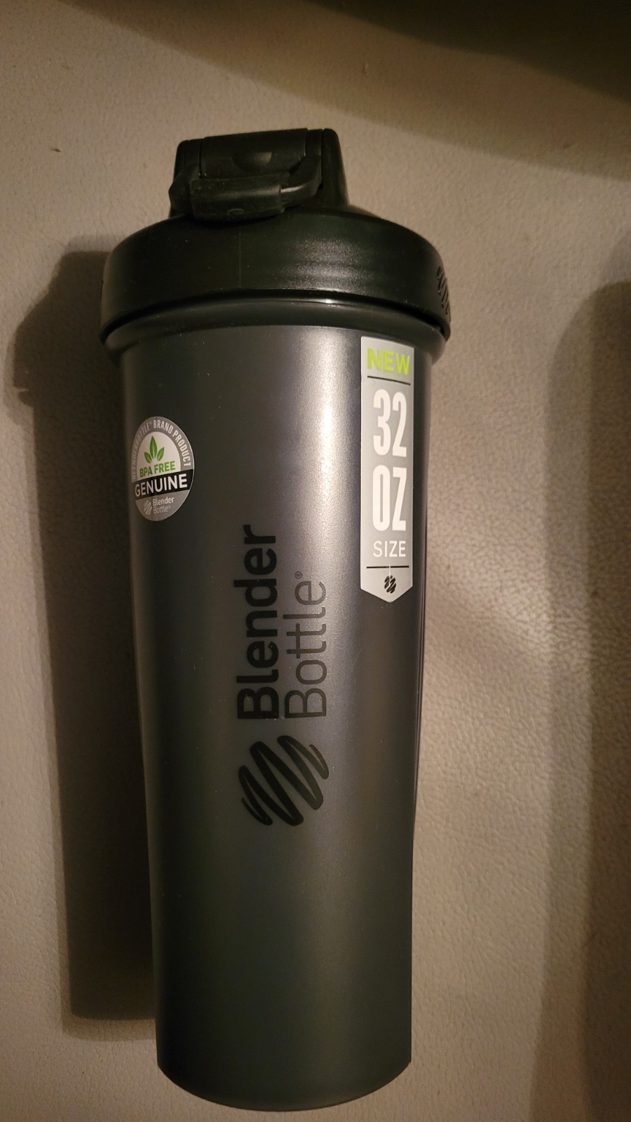 New blender bottle classic 32 oz Dark Grey