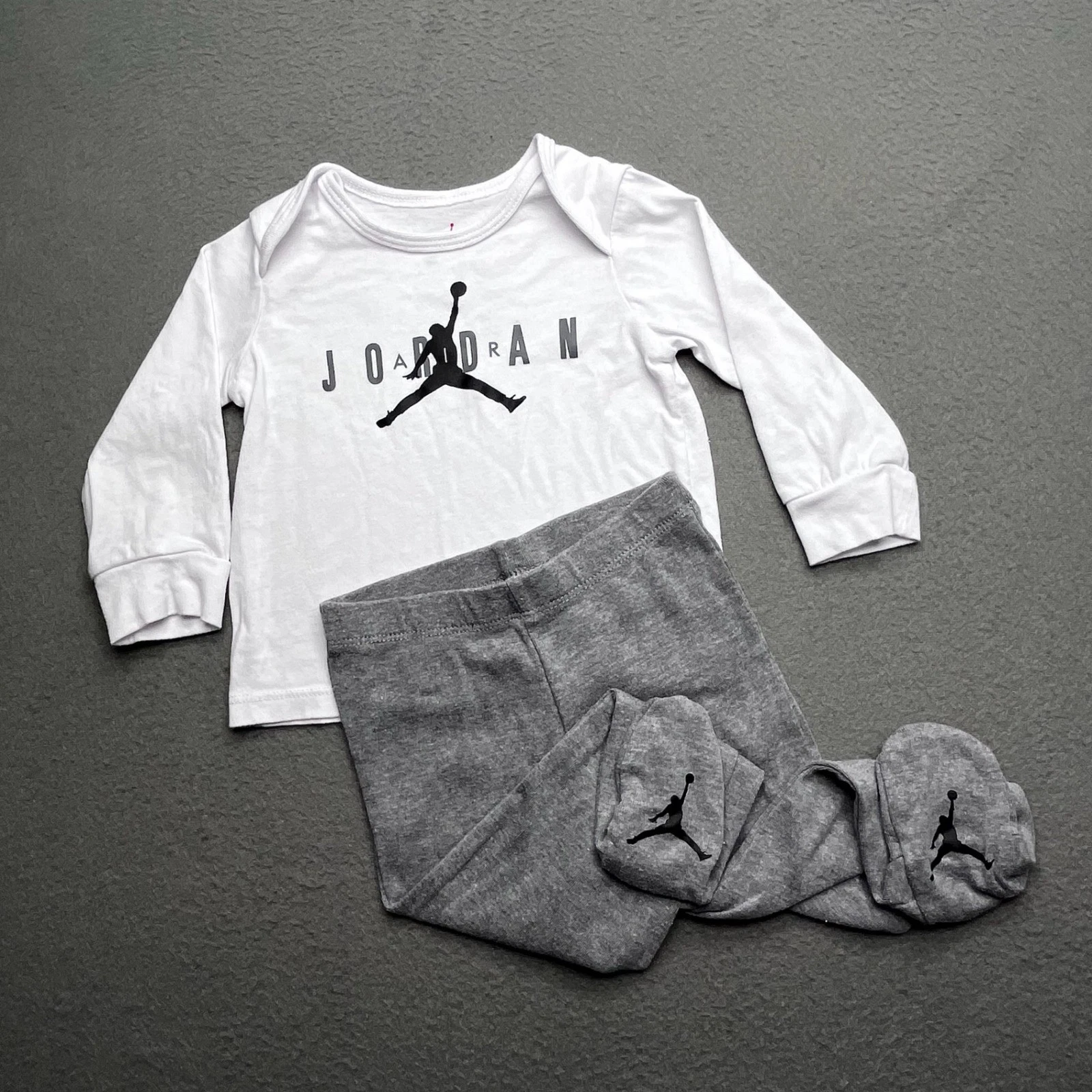 Jordan Baby 2 Piece Set Cotton Blend 9M Athletic Jumpman White Grey