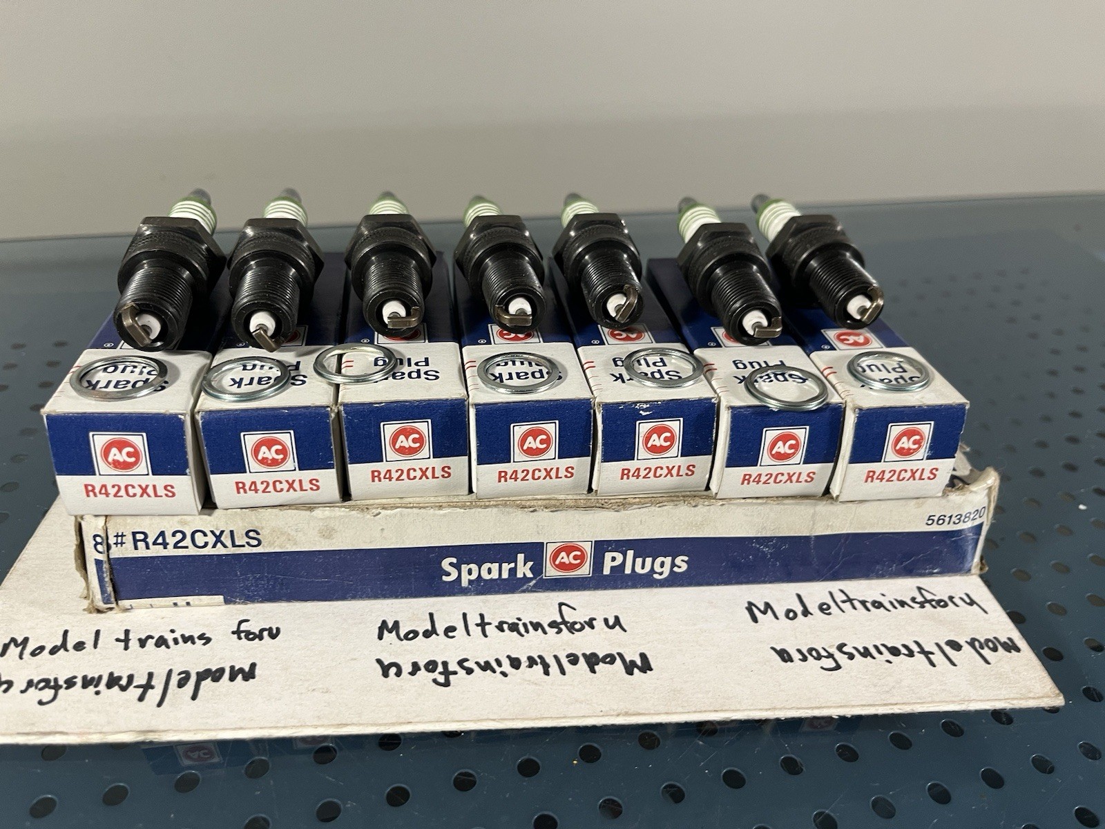 7 NOS ACDelco Fire Ring R42CXLS Spark Plugs GM 5613820 New Old Stock