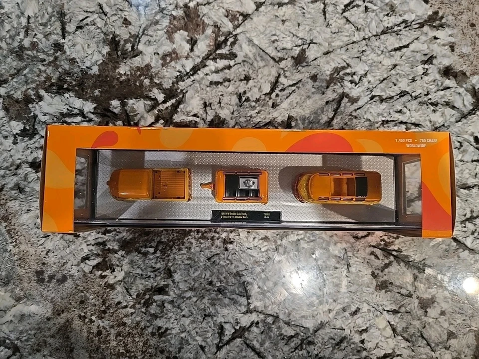 M2 Machines Auto Hauler 1960 Volkswagen Double Cab VW Bus Fanta (750 Pcs) Chase - Image 4 of 4
