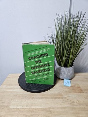 COACHING THE OFFENSIVE BACKFIELD By Steve Axman 1979 Hardcover Dust Jacket 