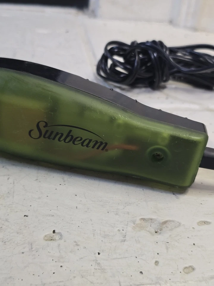 Cortapelos Sunbeam verde lima transparente con accesorios probados funcionando usados Foto 2 de 4