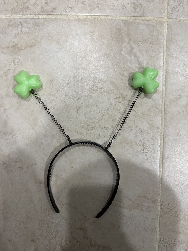St Patrick’s Day Glow In The Dark Shamrock Headband Leprechaun