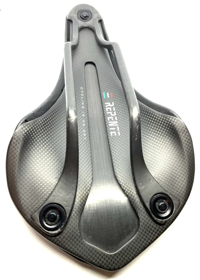 Sillín italiano de fibra de carbono para bicicleta de carretera Repente Kuma 4.0 negro 150 g sillín de prueba Foto 2 de 4