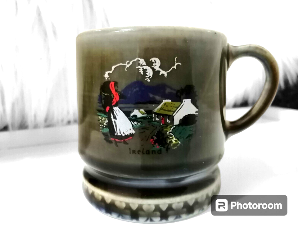 Wade Irish Porcelain Mug Irish Lass Cottage Farm 1950s/60's Made