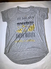 The Lion King Hakuna Matata No Worries Gold Graphic Women’s Shirt Fits Like Sz L