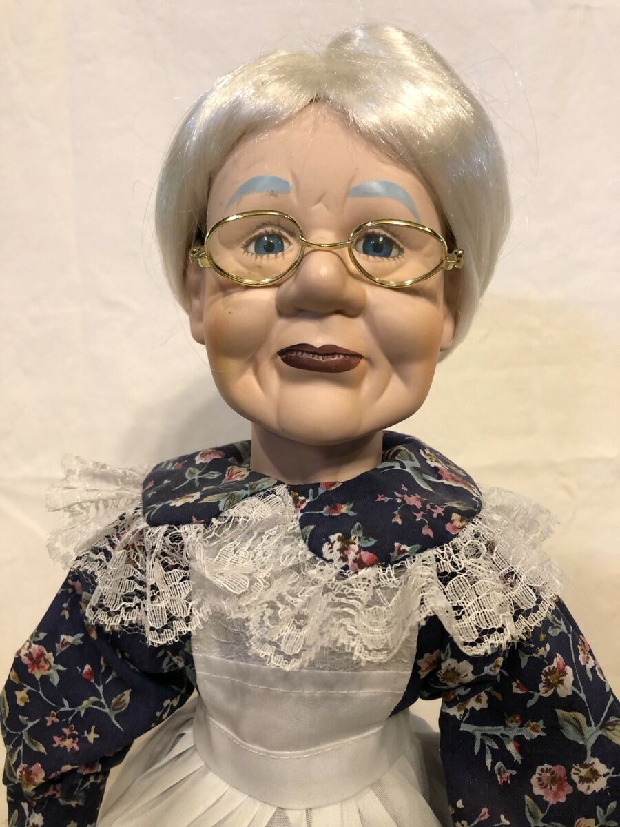 VINTAGE ASHLEY BELLE GRANDMA GRANDPA LARGE PORCELAIN DOLL VINTAGE ASHLEY BELLE GRANDMA GRANDPA LARGE PORCELAIN DOLL